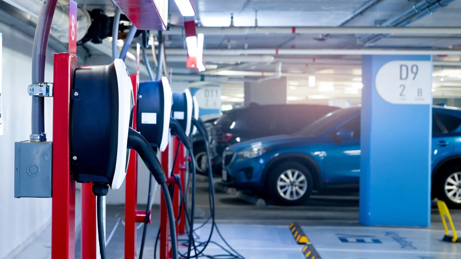 Advancing Sustainable Electric Vehicle Charging through Green Infrastructure and Smart Charging Techniques